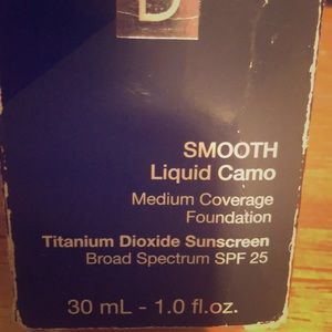 Dermablend Smooth Liquid Camo Foundation